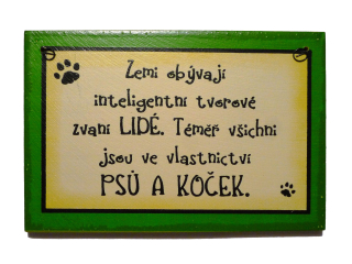 Zemi obývají inteligentní tvorové...